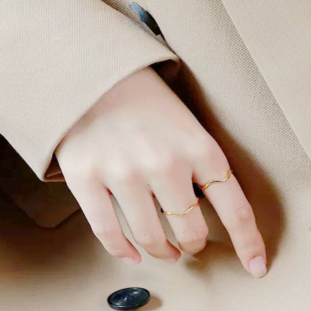 Herren Ring mit modernem, asymmetrischen Designs und eleganter polierter Oberfläche Shop Nory