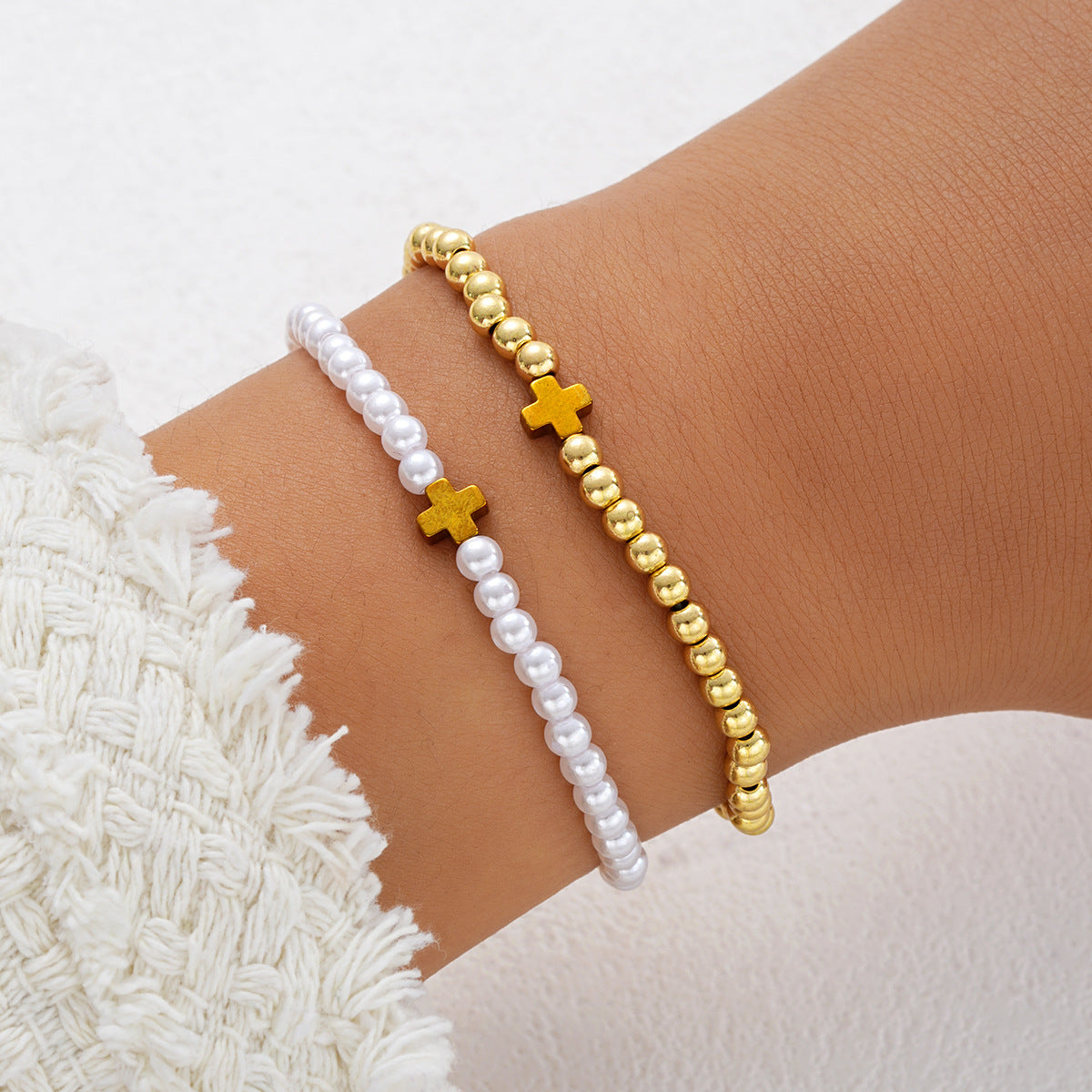 Damen Armband-Set mit funkelnden Perlen und eleganten Details Shop Nory