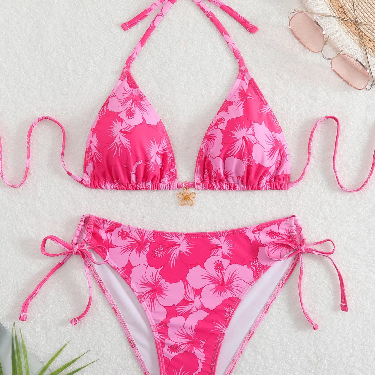 Damen Triangel-Bikini mit verspielten Floral-Details
