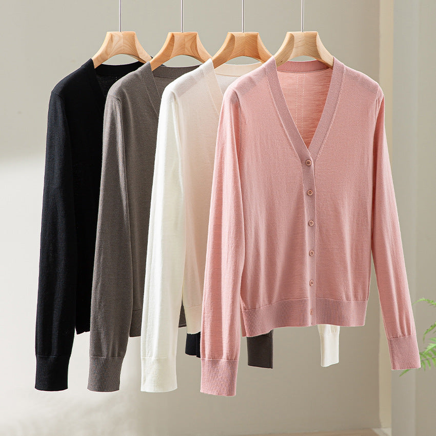Damen Feinstrick-Cardigan mit V-Ausschnitt, Knopfleiste und Rippbündchen Shop Nory