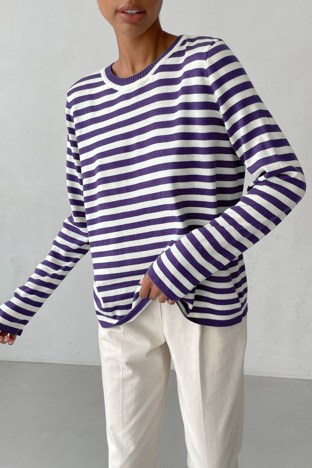 Damen nan gestreifter Baumwollpullover mit Rundhals und legerer Passform Shop Nory
