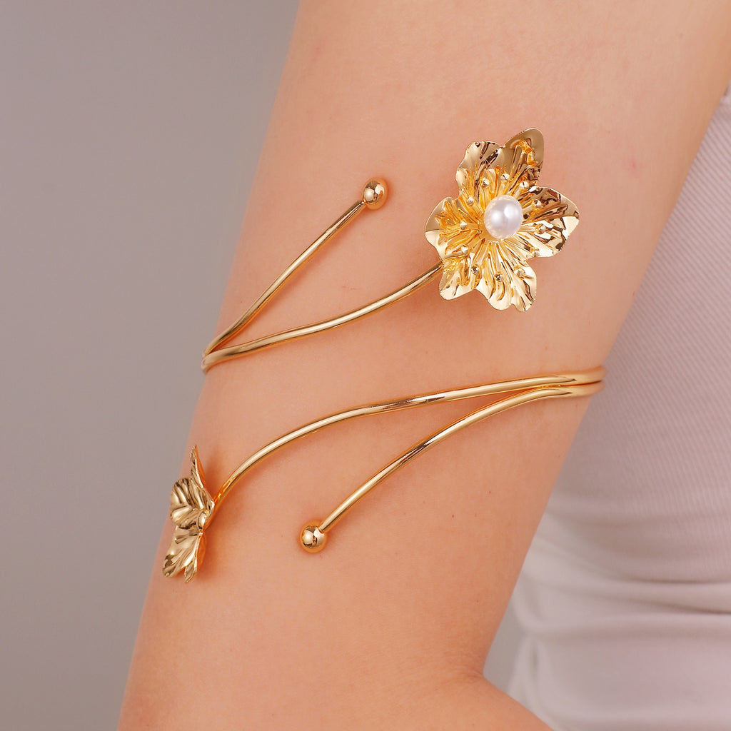Damen Offener Armreif mit floralen Akzenten Shop Nory