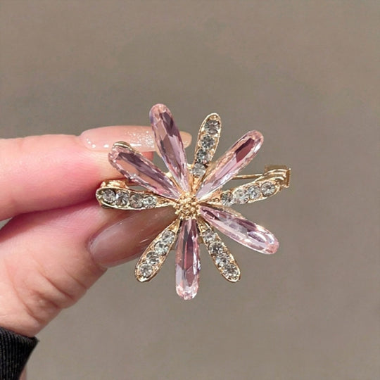 Filigrane Emaillierte Ahornblatt-Brosche mit Zirkonia