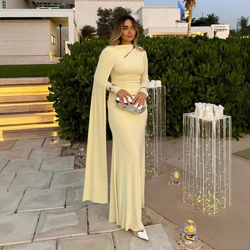 Damen Tailliertes Maxikleid mit einseitigem Cape und hohem Kragen Shop Nory