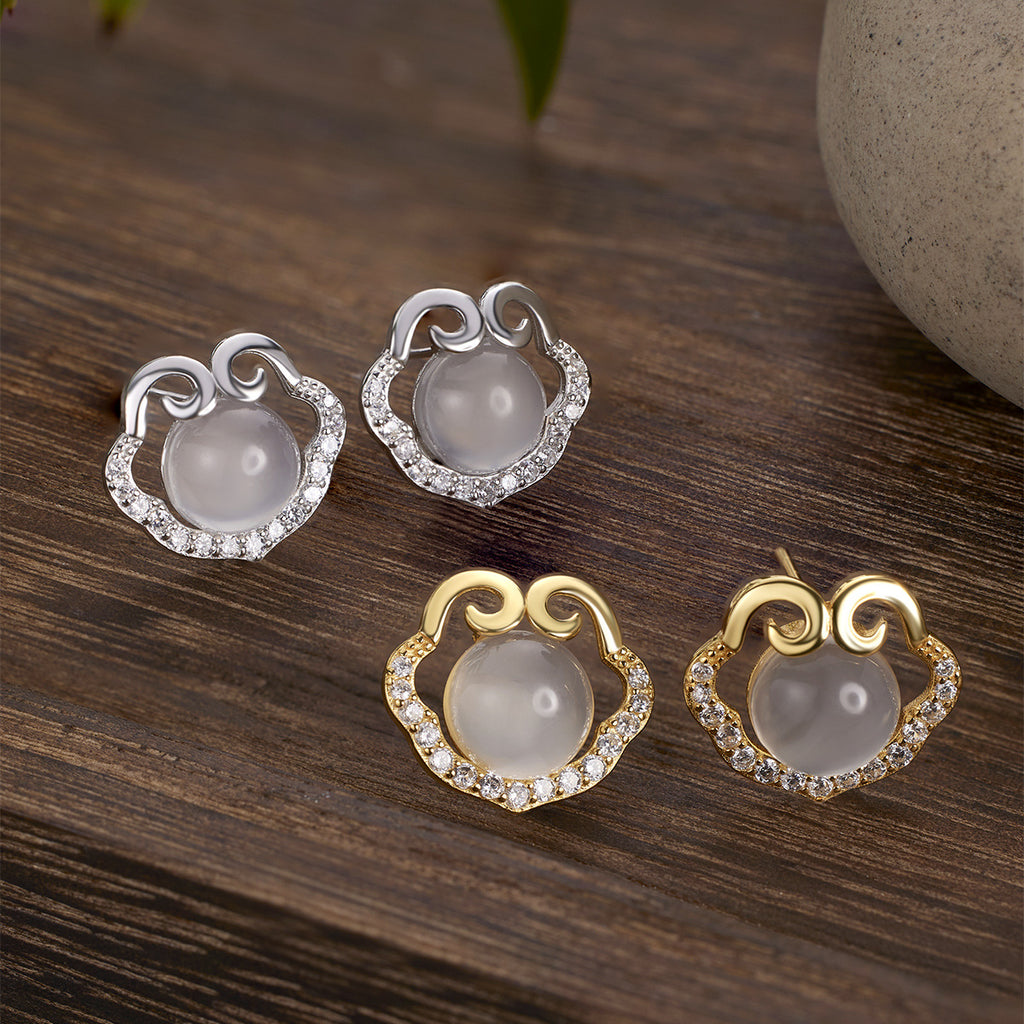 Damen Ohrstecker mit filigranem Design und funkelnden Zirkonia Shop Nory
