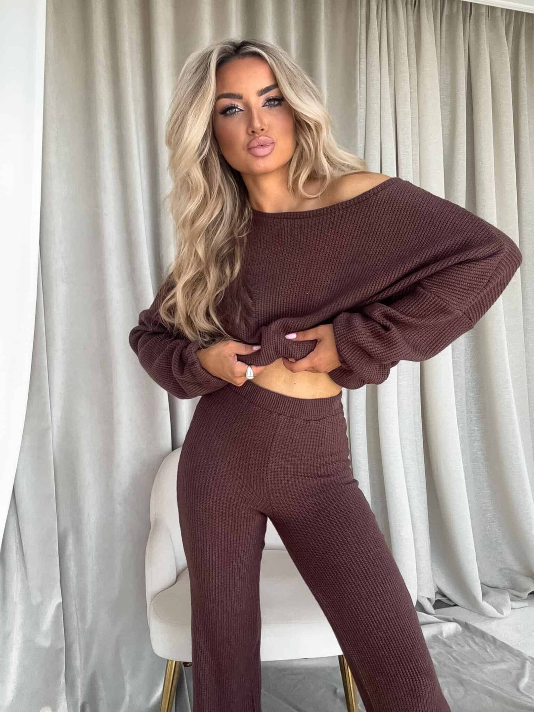 Damen Strickanzug mit lässigem Oversized-Schnitt und weiten Beinen Shopnory
