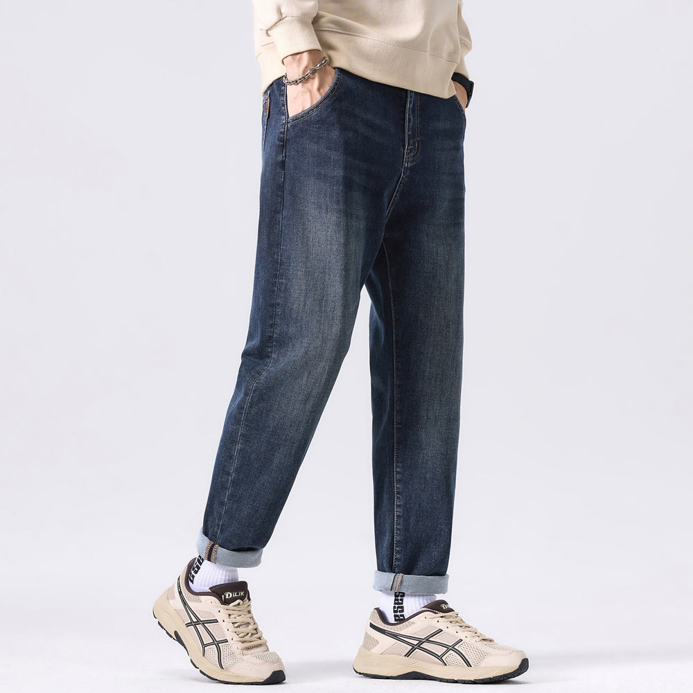 Herren Konisch geschnittene Freizeit-Jeans mit mittlerer Leibhöhe und dezenter Used-Waschung Shop Nory