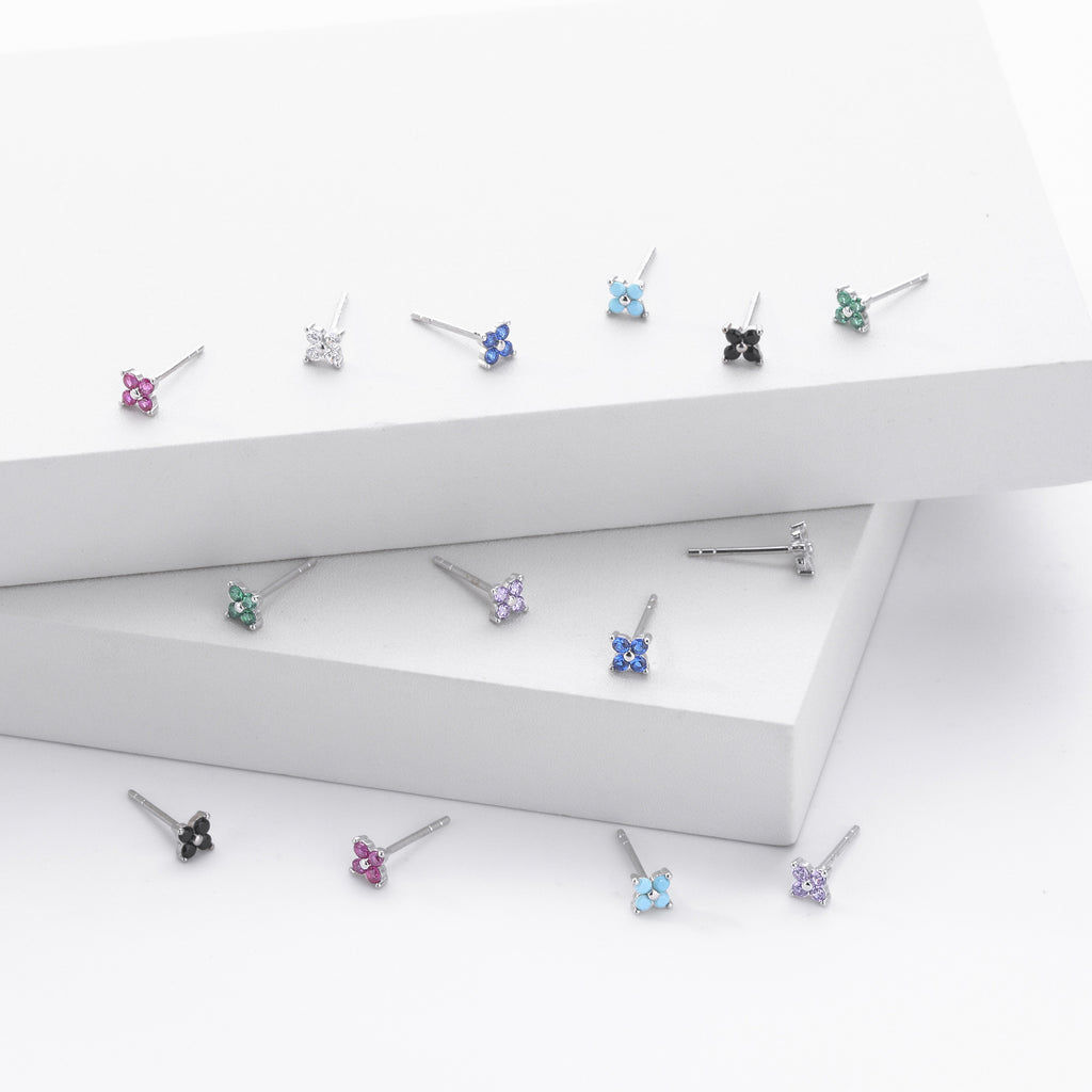 Damen Ohrstecker mit funkelnden 5A Zirkonen in klassischem Blumen-Design Shop Nory