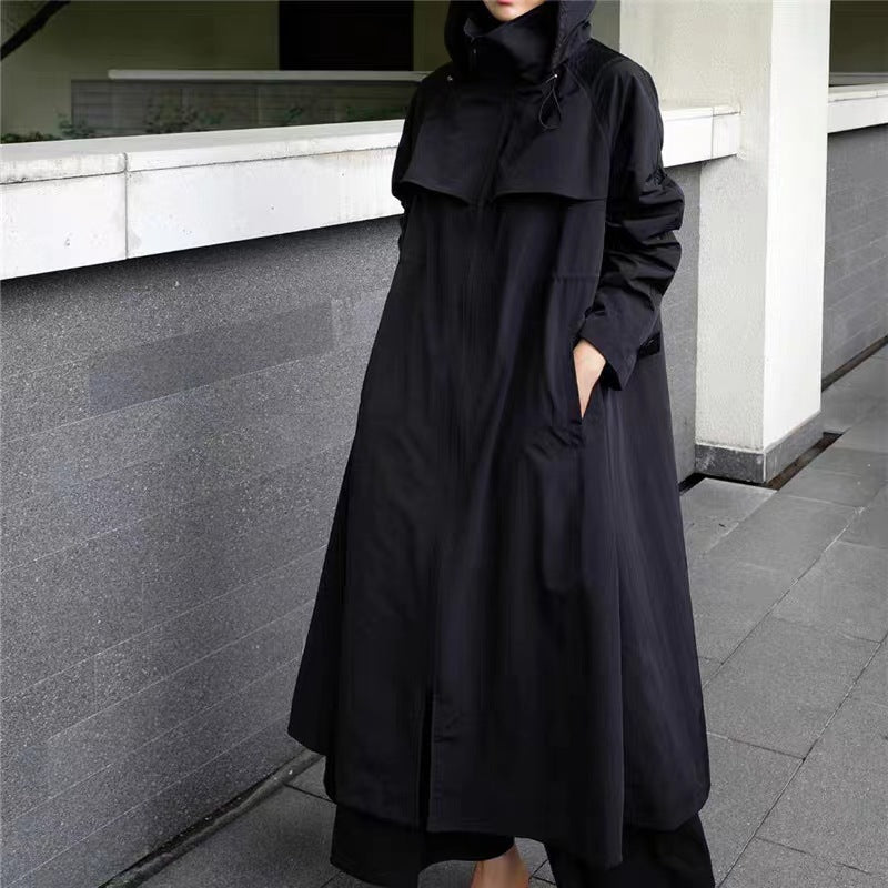Damen Langer Oversize-Dustercoat mit Cape‑Passe, Tunnelzug‑Taillierung und hohem Stehkragen Shop Nory