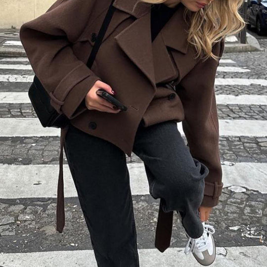 Damen Kurz geschnittener Oversize-Wollmix-Peacoat mit weitem Revers und Bindegürtel Shop Nory