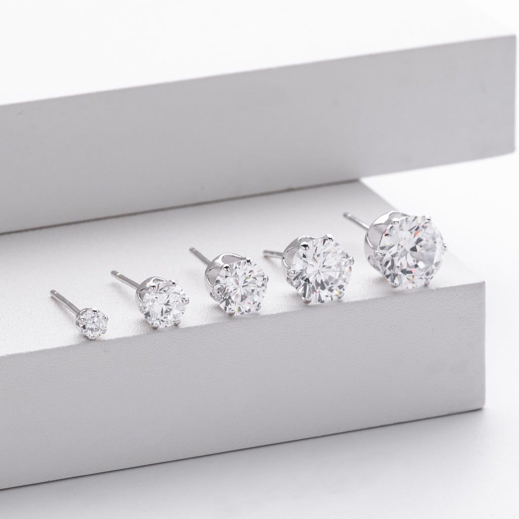 Damen Ohrstecker aus hochwertigem 925 Sterling Silber mit funkelndem Moissanit Shop Nory