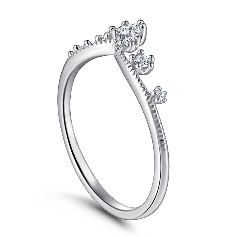 Damenring mit elegantem floralen Design und funkelnden Zirkonia-Shop Nory