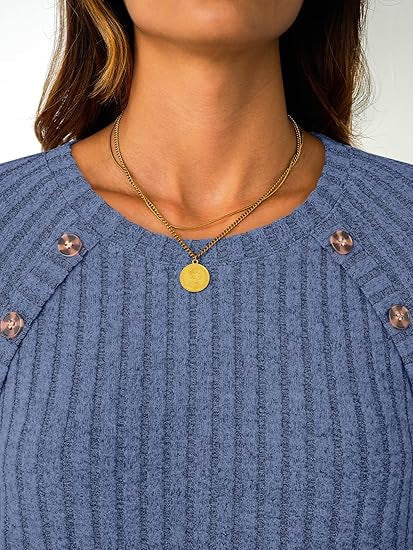 Damen Gerippter Rundhals-Pullover mit dekorativen Schulterknöpfen Shop Nory