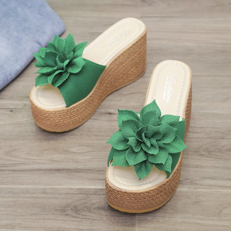 Damen Wedge-Sandalen mit floralen Applikationen und bequemem Fußbett Shopnory