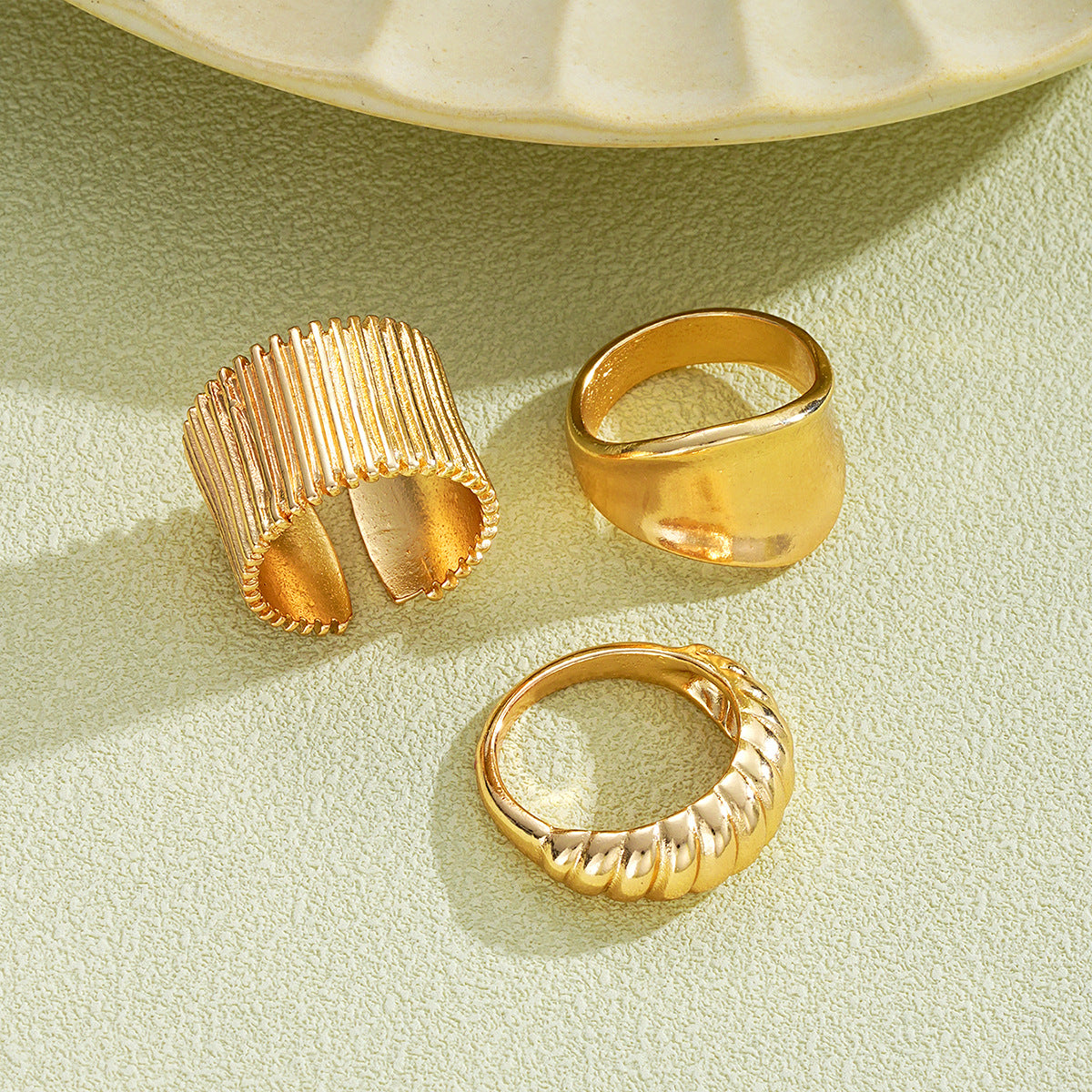 Damen Ring-Kollektion mit geschwungenen und eleganten Designs Shop Nory