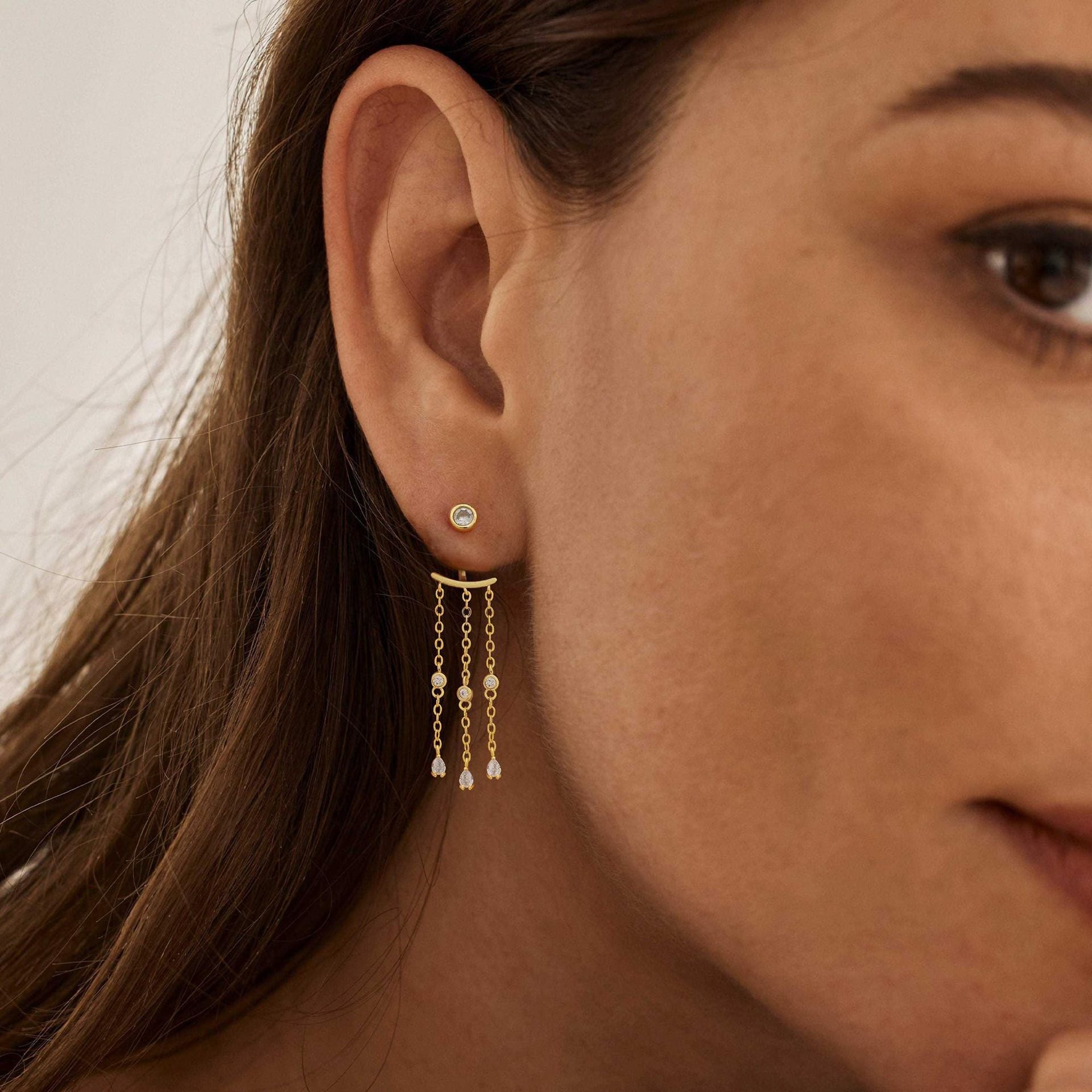 Damen Ohrhänger mit funkelnenden Zirkonia und eleganter Kettenstruktur Shop Nory