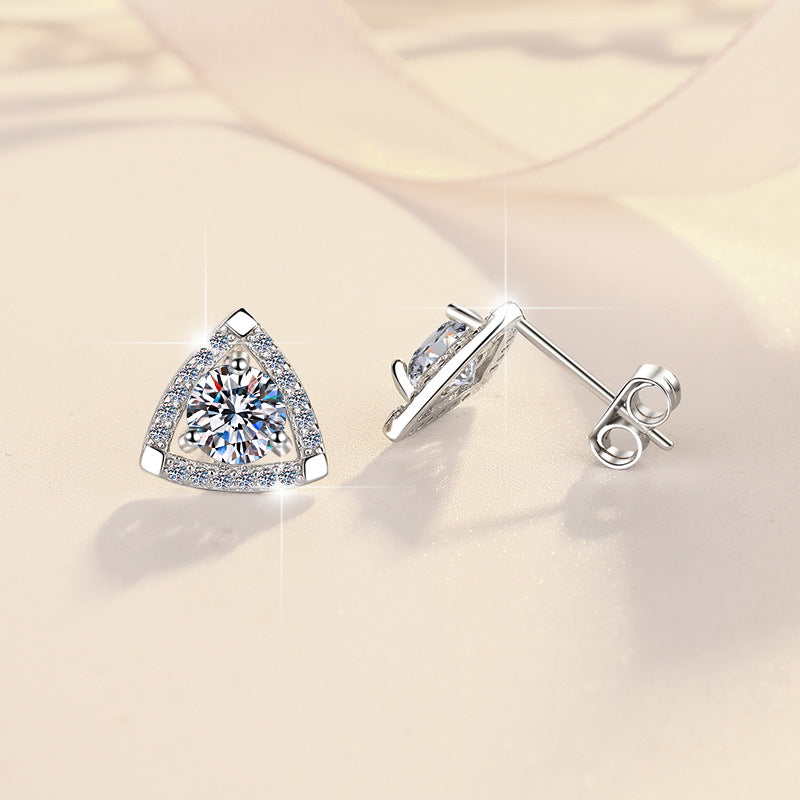 Damen Ohrringe mit funkelndem Dreieckdesign und hochwertigem Zirkonia-Besatz Shop Nory