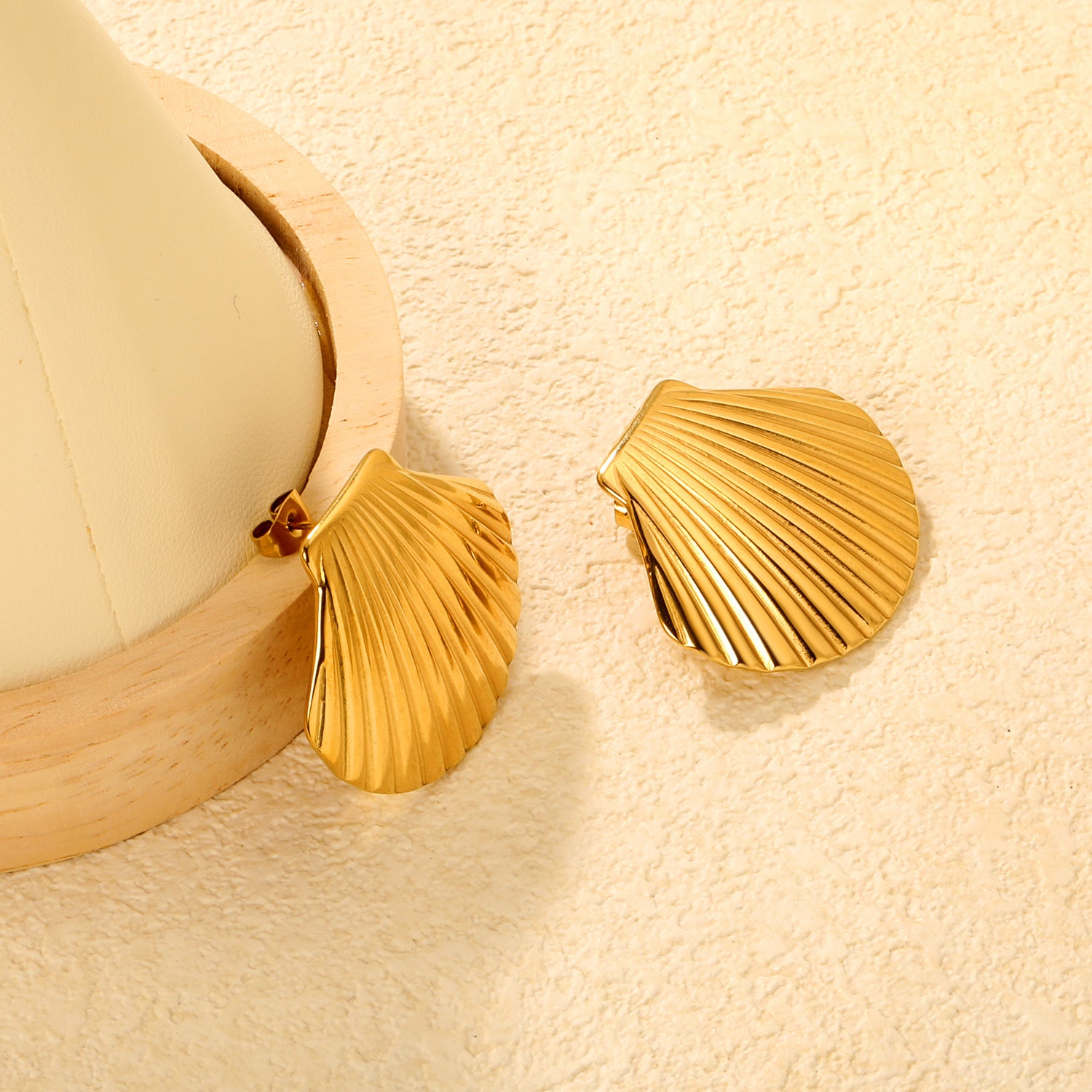 Damen Ohrstecker im Muschel-Design Shop Nory