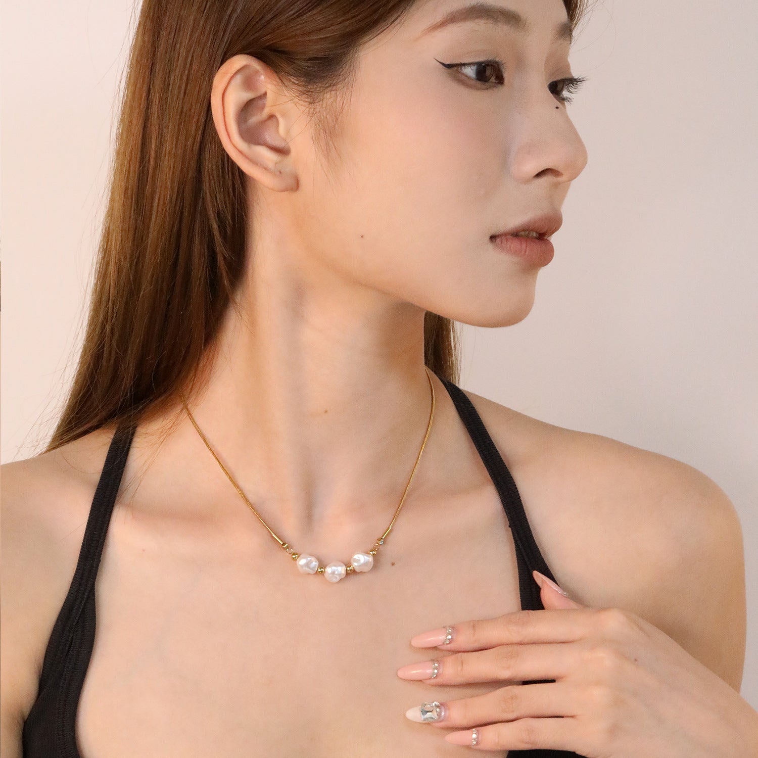 Damen elegante Halskette aus hochwertigen Süßwasserperlen mit funkelnden Zirkonia-Elementen Shop Nory