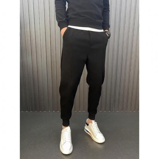 Herren Jogginghose mit tailliertem Tapered‑Schnitt, Bügelfalte und elastischen Bündchen Shop Nory