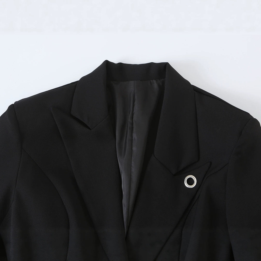 Damen Taillierter Kurzblazer mit dekorativem Metallknopf und Pattentaschen Shop Nory