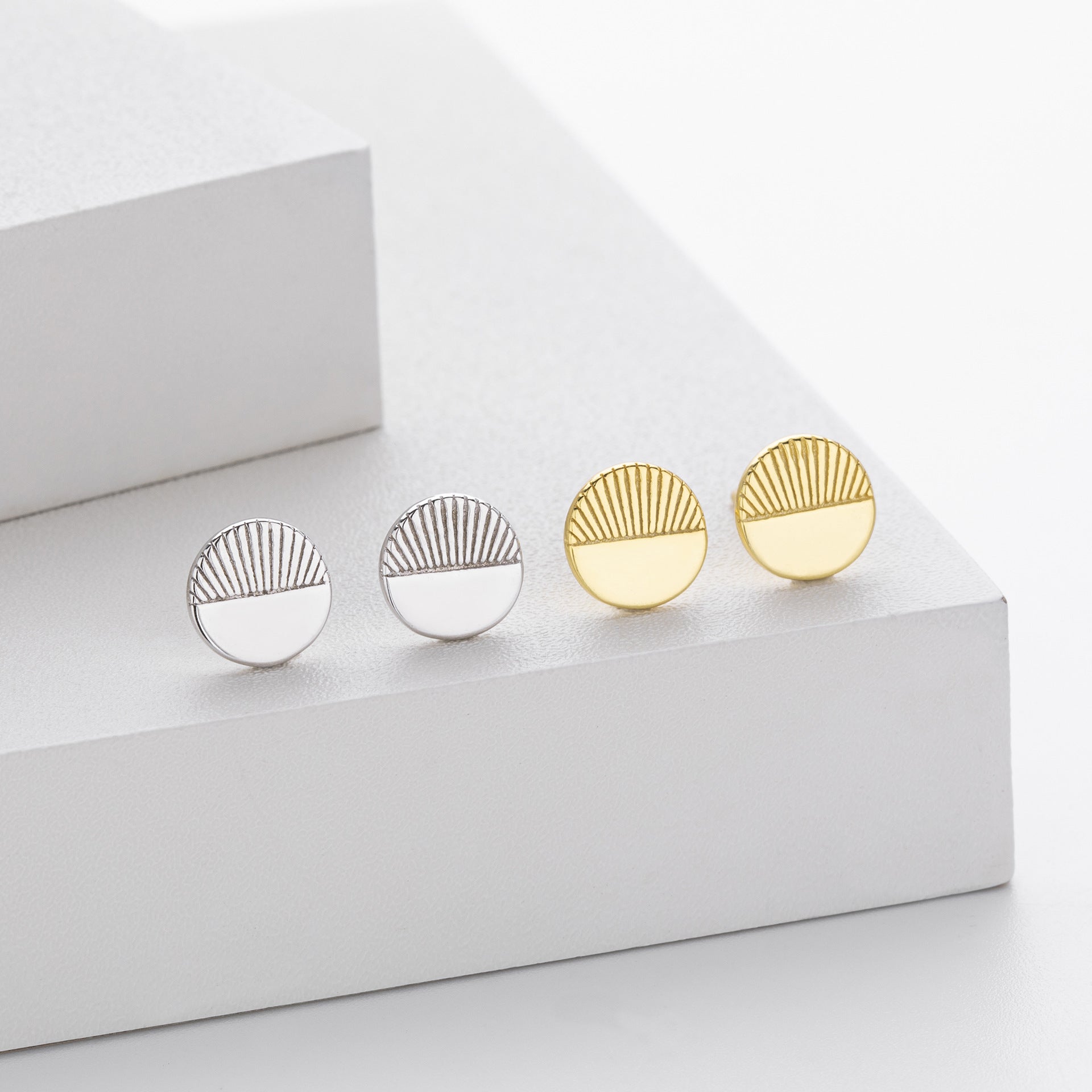Damen Ohrstecker im modernen Sonnenmotiv mit luxuriösem Design Shop Nory