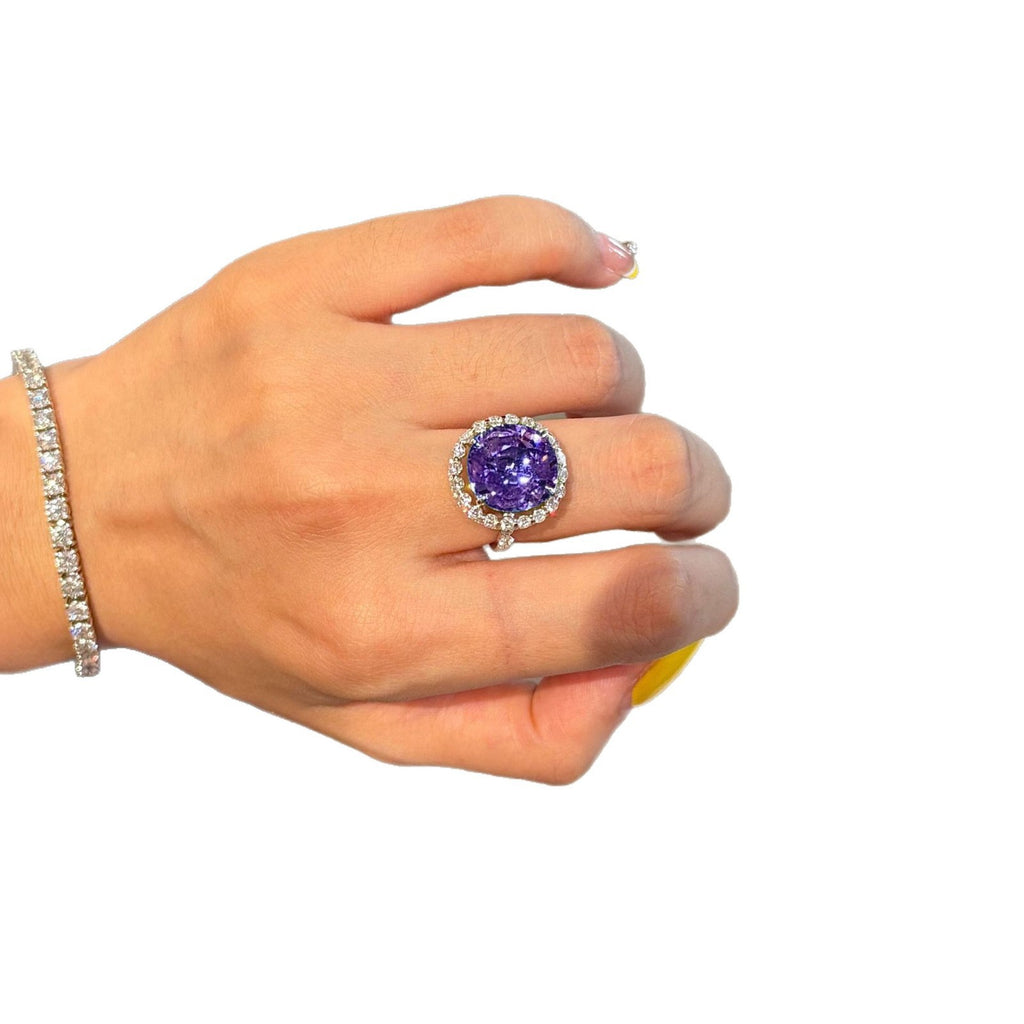 Damen Funkelnder Ring mit ovalem Amethyst und Zirkonia-Besatz Shop Nory