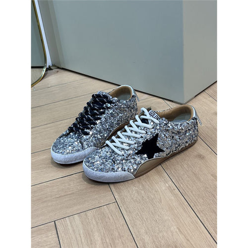 Damen Glitzer-Sneaker mit Paillettenbesatz, Stern-Applikation und kontrastierenden Schnürsenkeln Shop Nory