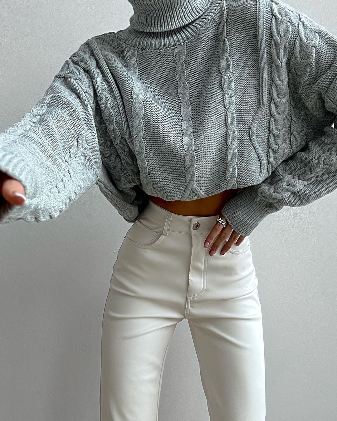 Damen Grobstrick-Rollkragenpullover mit Zopfstrick-Details Shop Nory