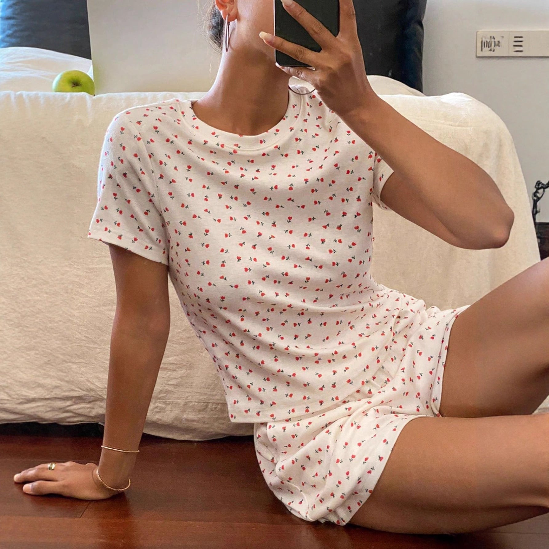 Damen lässiges Schlafanzugset aus atmungsaktivem Baumwollstoff mit zartem Blumendruck Shopnory