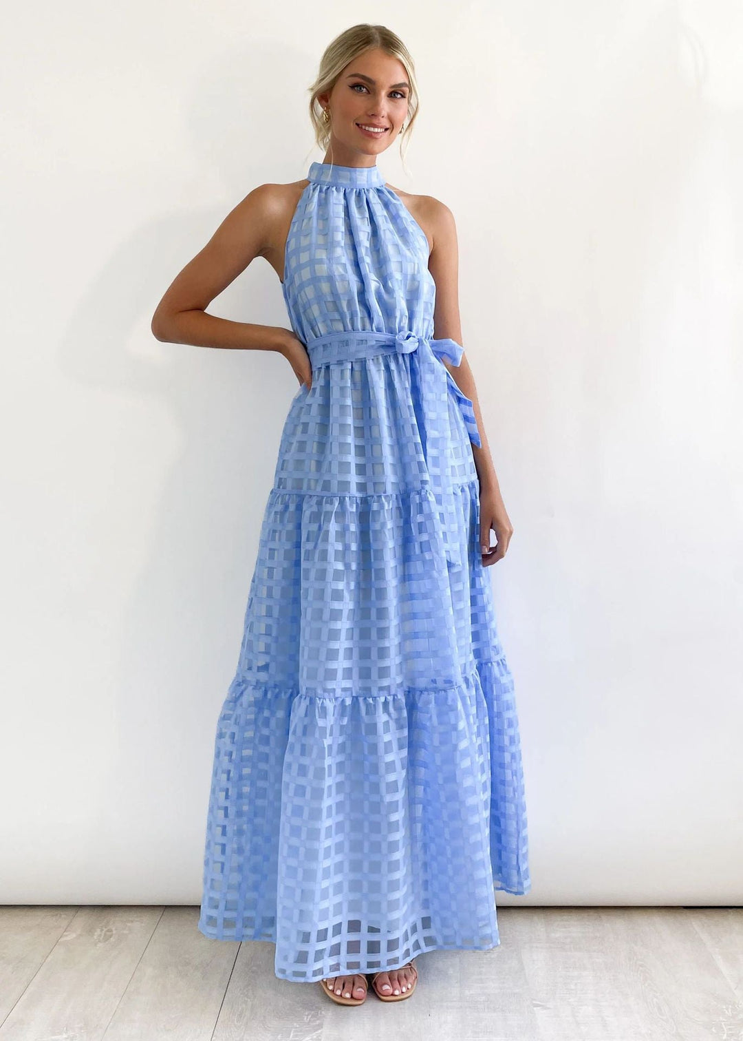 Damen Maxikleid mit raffiniertem Hochkragen und gestuftem Design
