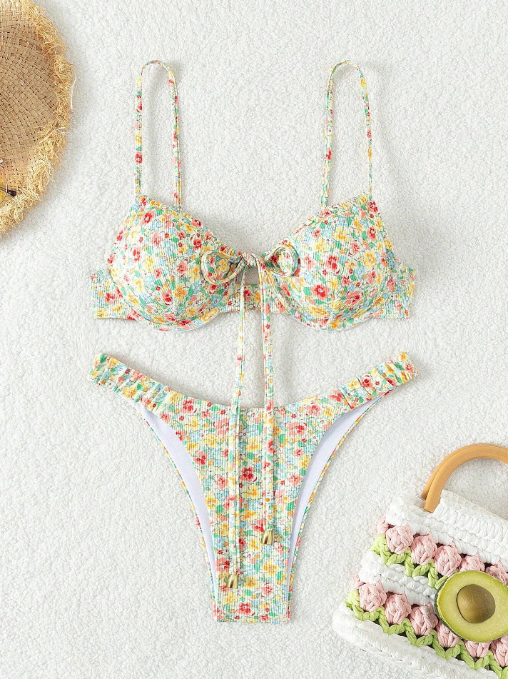 Damen Floral Bikini mit hochwertigen Rüschen und verstellbaren Trägern