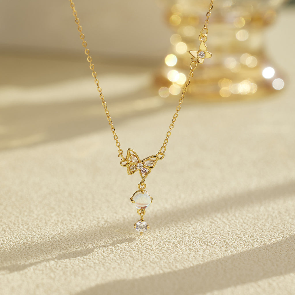 Damen zarte Halskette mit filigranem Schmetterlingsdesign und funkelnden Zirkonia Shop Nory