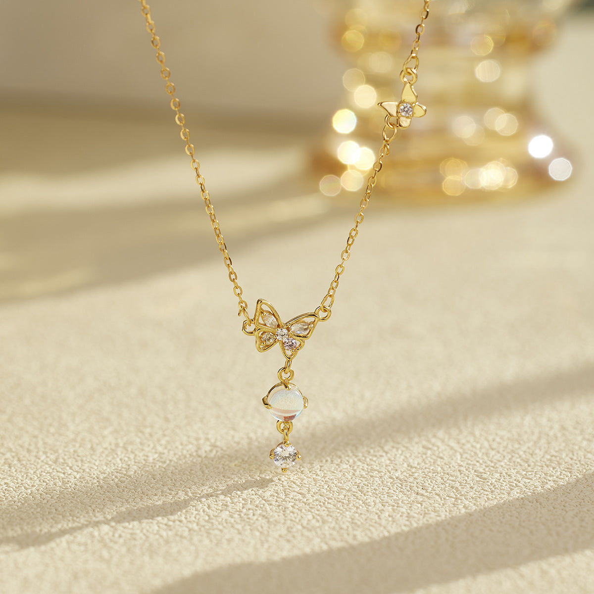 Damen zarte Halskette mit filigranem Schmetterlingsdesign und funkelnden Zirkonia Shop Nory