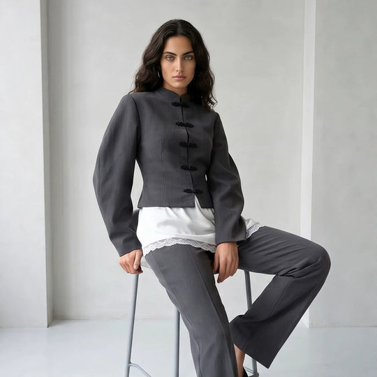 Damen Taillierter Cropped-Blazer mit Mandarin-Kragen und Zierknotenverschluss Shop Nory