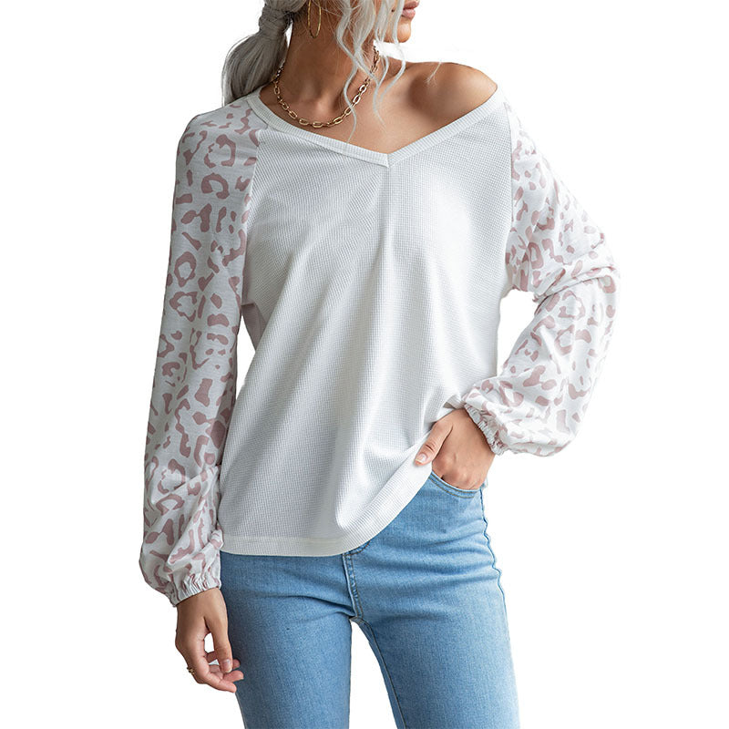 Damen Feinstrick-V‑Neck-Shirt mit Waffelstruktur und Chiffon-Leopardenärmeln Shop Nory
