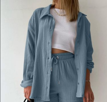 Damen lässiges Sommeroutfit bestehend aus Kurzarmbluse und bequemen Shorts Shopnory