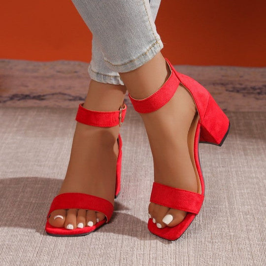 Damen Sandalen mit herzförmigem Schnallen-Detail und komfortablem Blockabsatz Shopnory