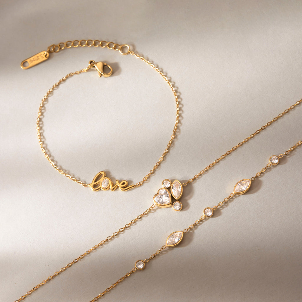 Damen Armband mit eleganter "Love"-Prägung aus hypoallergenem Edelstahl Shop Nory