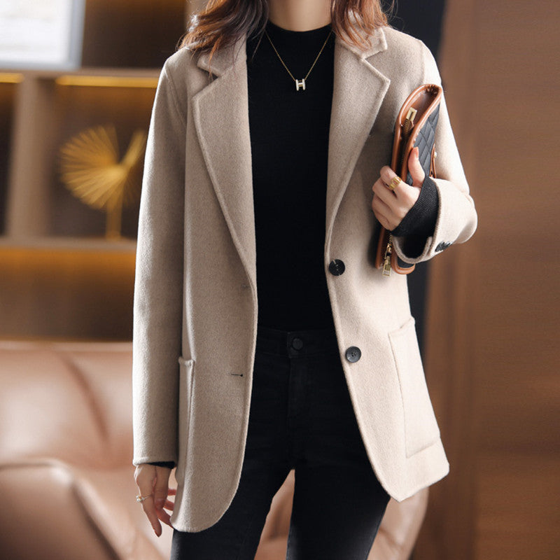 Damen eleganter Wollblazer mit klassischen Revers und strukturiertem Schnitt