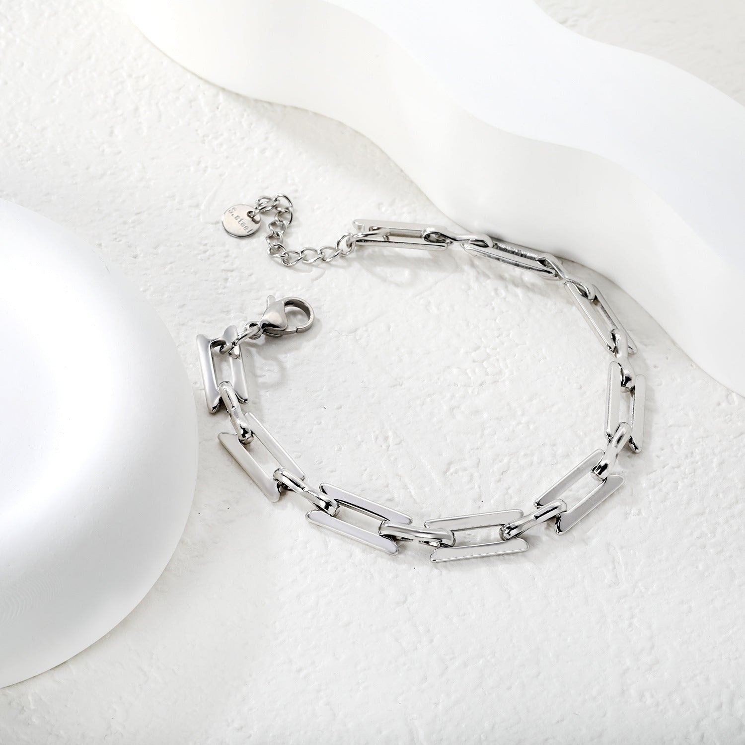 Damen Edelstahl Gliederarmband mit verstellbarem Verschluss und modernem Design Shop Nory