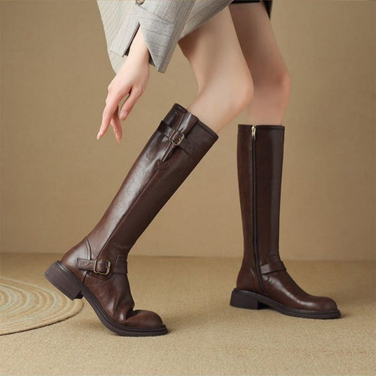 Damen Kniehohe Combat‑Stiefel mit glatter Lederoptik, seitlichem Reißverschluss und Deko‑Schnallen Shop Nory