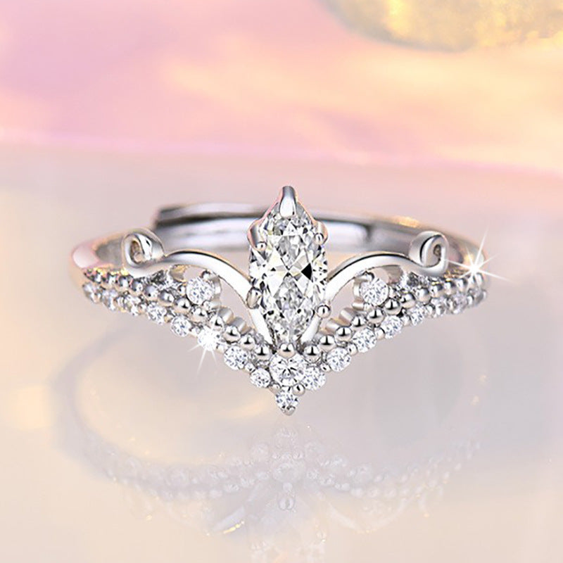 Damen Verlobungsring im filigranen Design mit funkelnden Zirkonia Shop Nory