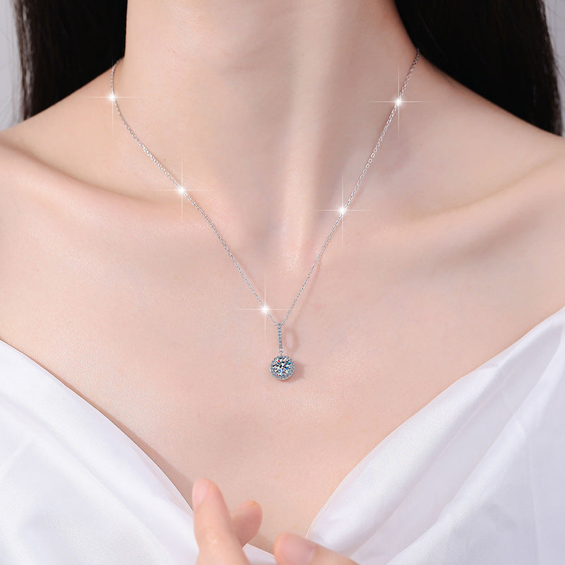 Damen Halskette mit funkelndem Kristall-Anhänger und eleganter Zirkonia-Fassung Shop Nory