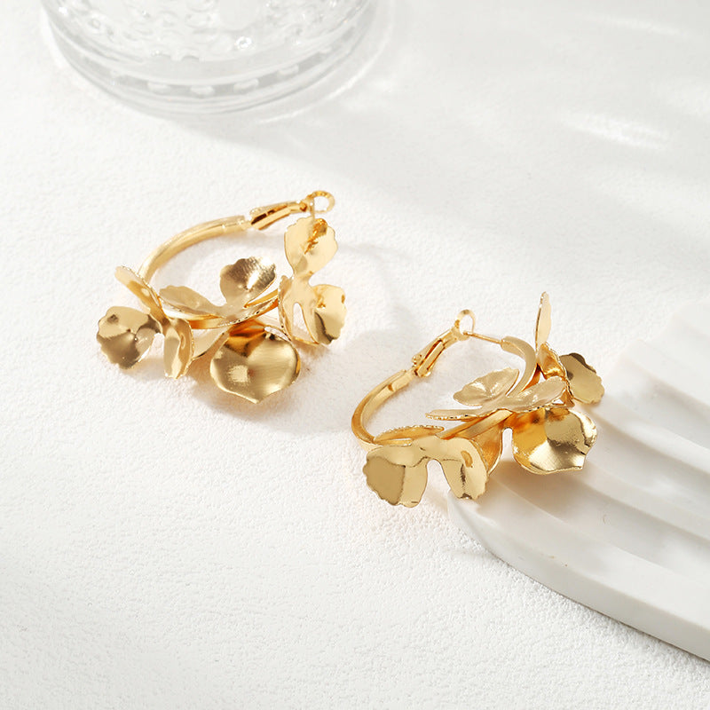 Damen Creolen mit kunstvollem Blumenornament Shop Nory