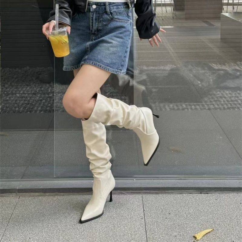Damen Slouchy kniehohe Stiefel mit spitzer Zehenform und skulpturellem Stiletto-Absatz Shop Nory