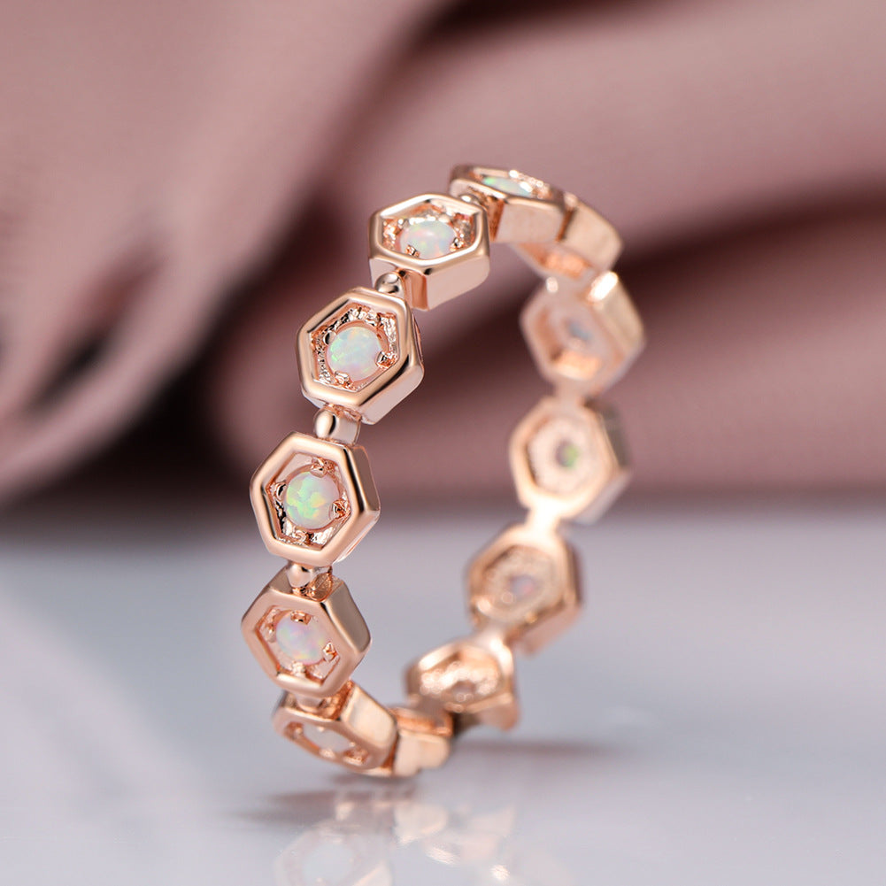 Damen Ring mit sechseckigem Design und schimmernden Opal-Einsätzen Shop Nory