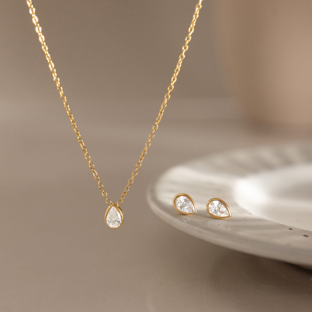Damen Geschenkset mit Halskette und Ohrsteckern aus hypoallergenem Edelstahl Shop Nory