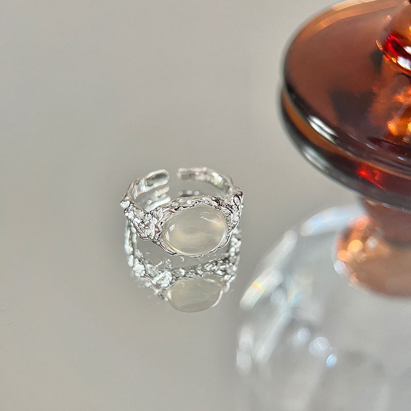 Damenring mit kunstvollem Blumendesign und opalisierendem Stein Shop Nory
