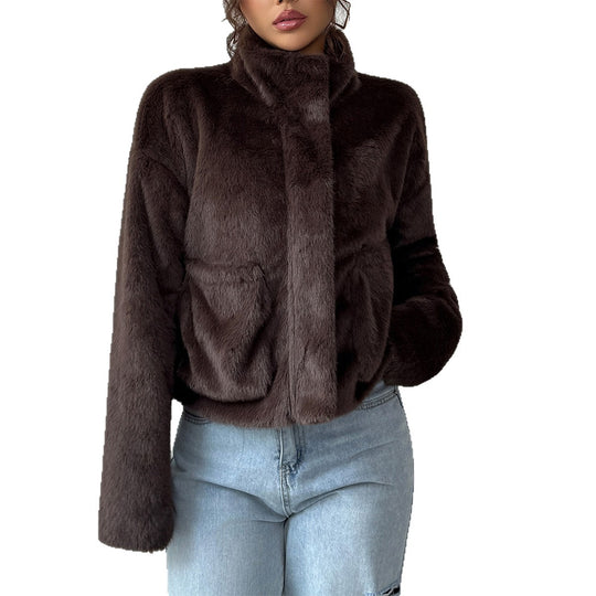 Damen nan kurzer Kunstfell-Blouson mit Stehkragen, verdecktem Reißverschluss und aufgesetzten Taschen Shop Nory